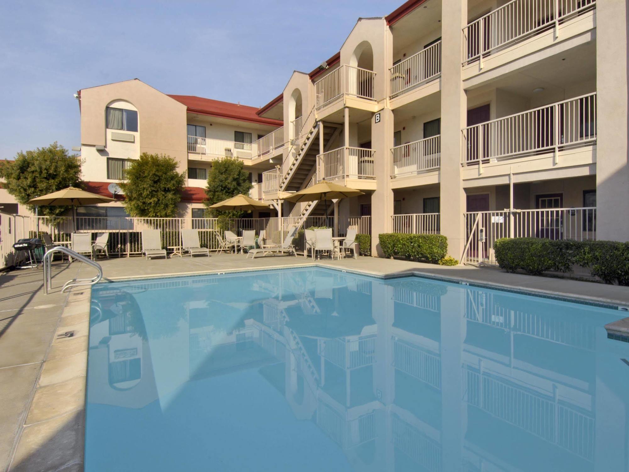 California Inn And Suites, Rancho Cordova Eksteriør bilde