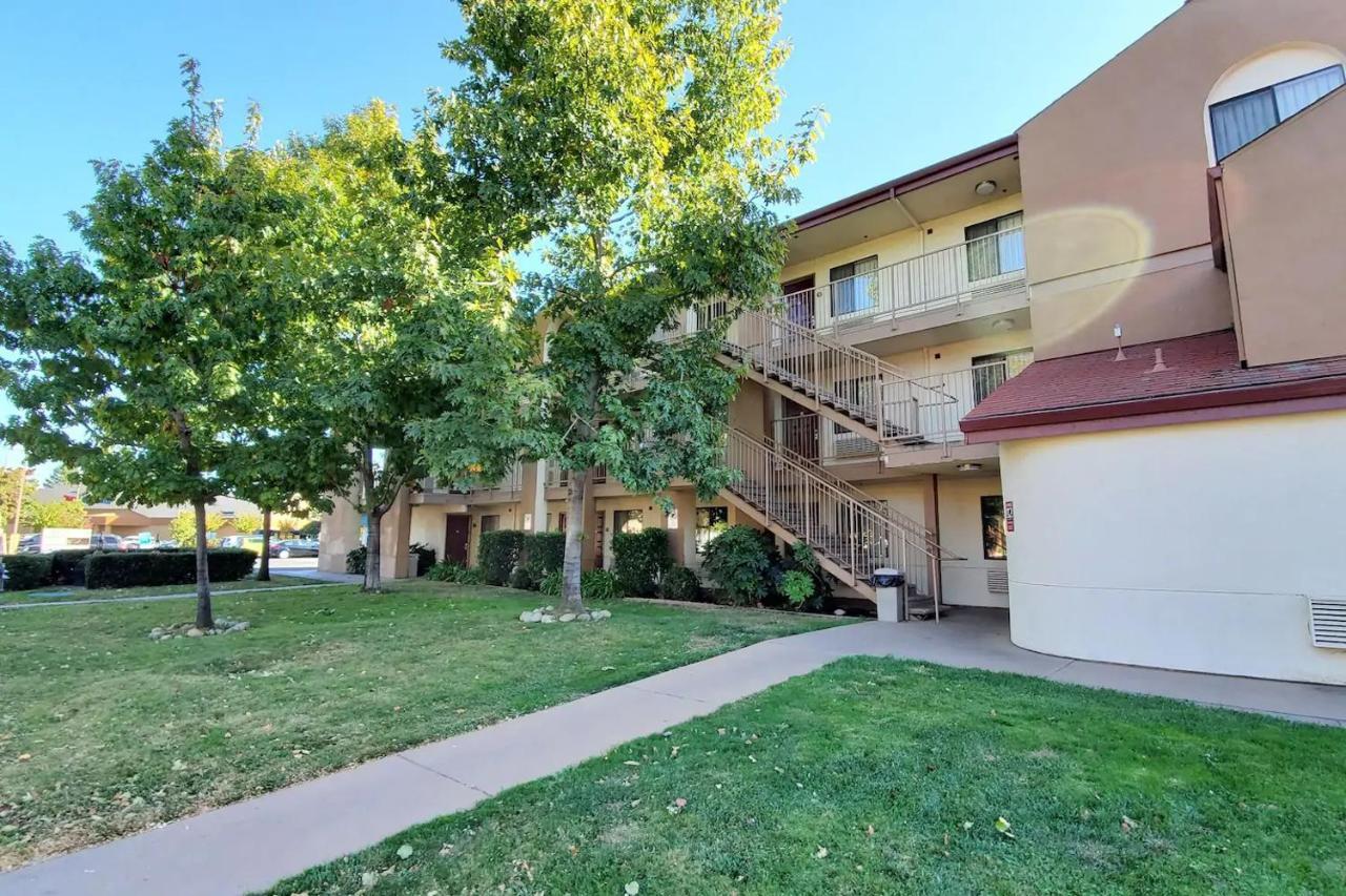 California Inn And Suites, Rancho Cordova Eksteriør bilde